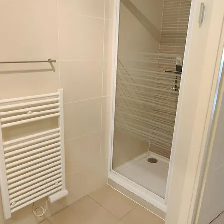 T2 Proche Avec Terrasse, Clim, Wi-fi Et Parking - Fr-1-781-102 *