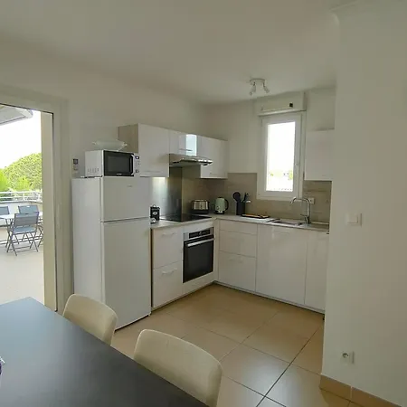 T2 Proche Avec Terrasse, Clim, Wi-fi Et Parking - Fr-1-781-102 * Valras-Plage